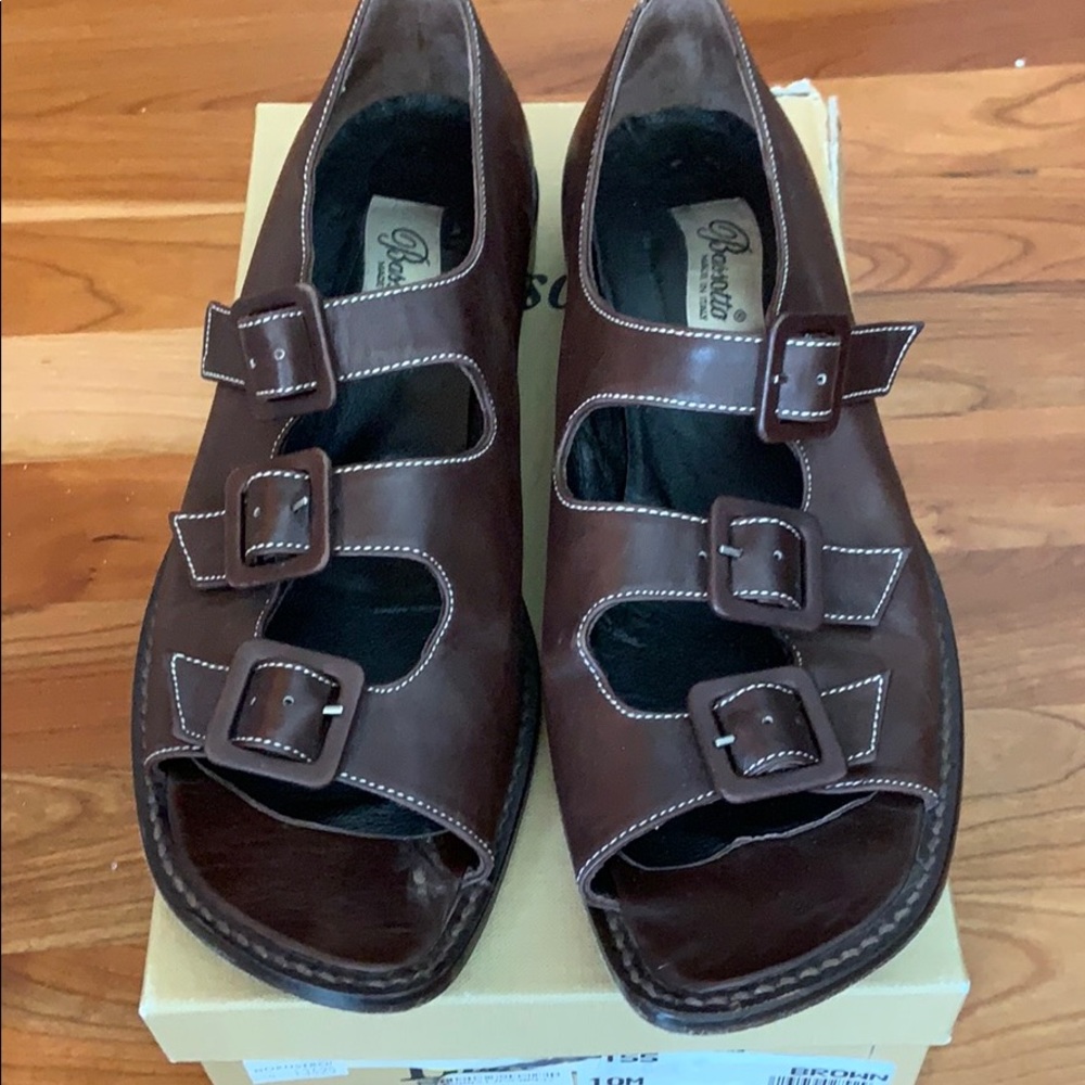 Italian sandals by Bassotto size 10 M